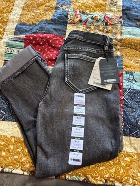 Rock & Roll Cowgirl Women's Straight Cropped Jeans - Charcoal